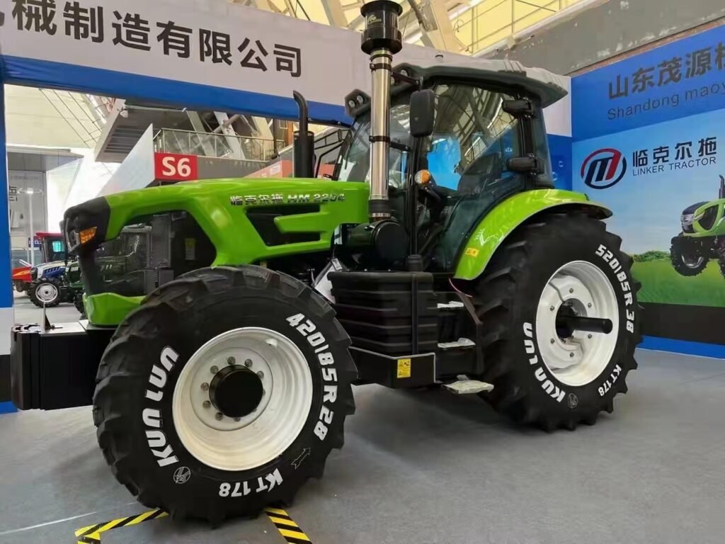 3.Kunlun KT178 front 420:85R28 rear 520:85R38 with Linker HM 2204 Tractor
